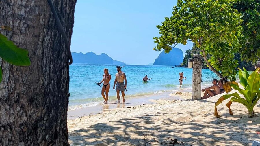 Koh Lanta: Emerald Cave & 4 Islands Snorkel Tour by Longtail - Weather, crowds, and the parts you cannot control