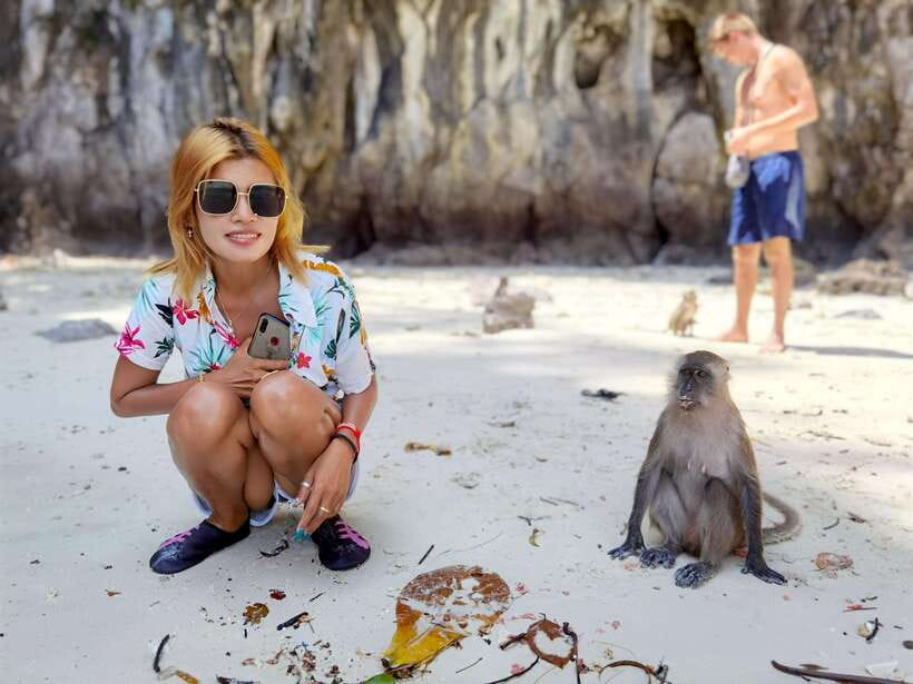 Koh Lanta: Phi Phi Islands Tour w/ Maya Bay, Snorkel & Lunch - Key points to know before you book
