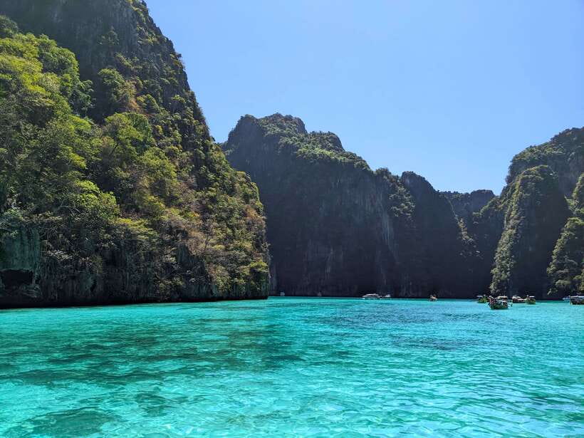 Koh Lanta: Phi Phi Islands Tour w/ Maya Bay, Snorkel & Lunch - Monkey Bay, Loh Samah Bay, and Pileh Lagoon