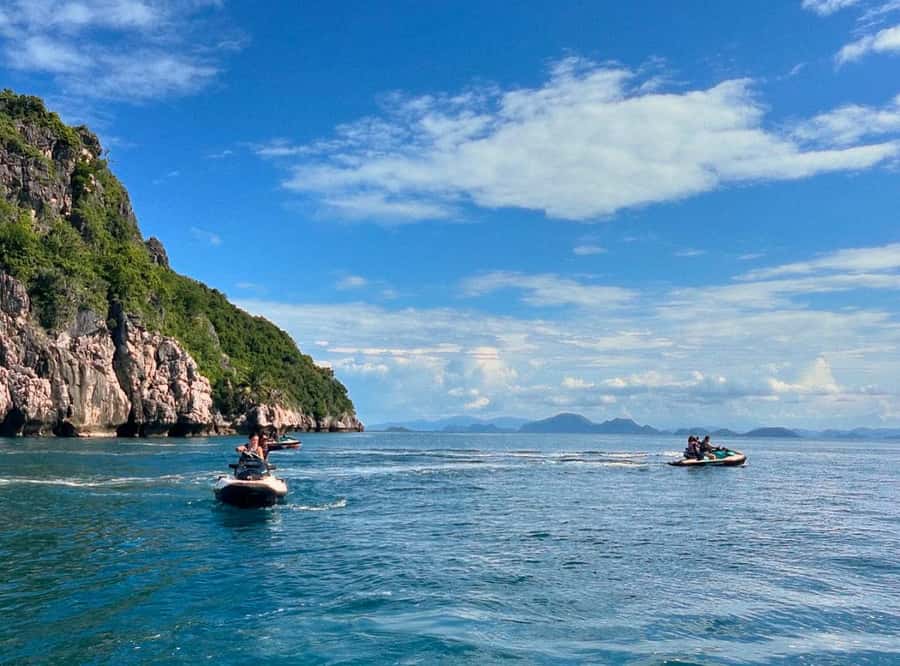 Koh Samui: Jetski Safari, Snorkeling to Pig & Virgin Islands - Safety, guides, and the small-group setup