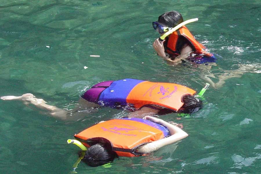 Koh Samui: Mr.Ung's Private Fishing/Boat Trip/Snorkeling/BBQ - Boarding the shaded wooden boat