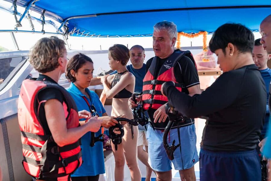 Koh Samui: Pig Island & Koh Tan Snorkeling by Speed boat - Guides make the outing feel personal