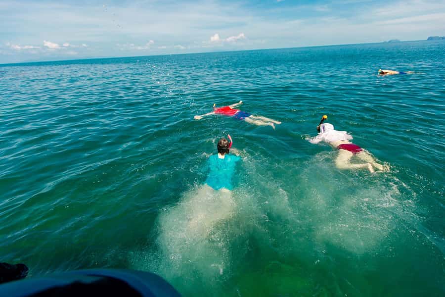 Koh Samui Premium Ang Thong Kayaking & Snorkeling with Lunch - Thai lunch and what the price really covers