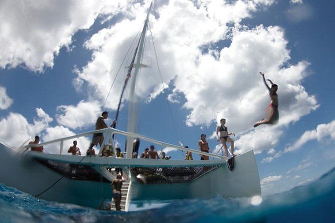 Kona Luxury Catamaran Yacht Snorkel & Sail - Lunch, drinks, and the value of comfort
