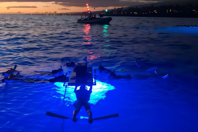 Kona Manta Night Snorkel: Swim with Mantas, Small Group (6 max) - Watching manta rays feed below you