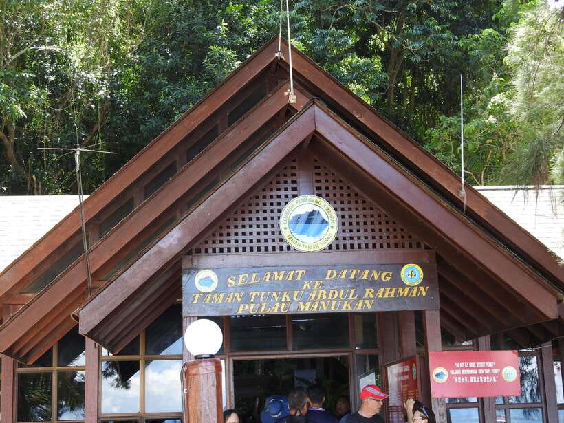 Kota Kinabalu: Island Hopping with Snorkeling & Meal - Two hours around Sapi Island