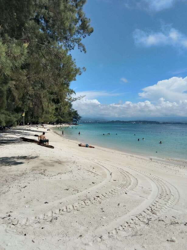 Kota Kinabalu: Manukan & Sapi Islands Snorkeling with Lunch - Optional watersports and the real cost of the day