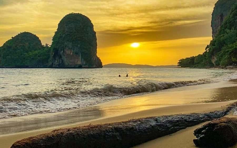 Krabi: Bioluminescent Plankton, Snorkeling & Sunset Tour - Poda Island brings together beach time, dinner, and sunset