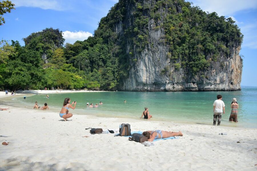Krabi: Hong Island Sunset Tour w/ Beach Dinner+Night Snorkel - Weather, safety, and the tour’s weak points