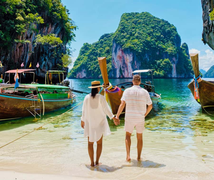 Krabi: Private Hong Island Snorkeling Tour w/ Long-Tail Boat - Hong Lagoon, where the cliffs close in