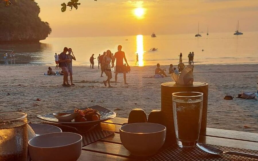 Krabi: Seven Islands Snorkel Cruise with Dinner - Boat choice, group size, and the feel of the day