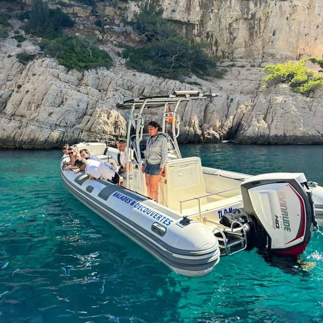 La Ciotat: Calanques Morning Boat Tour with Snorkeling - Île Verte and Figuerolles set the tone