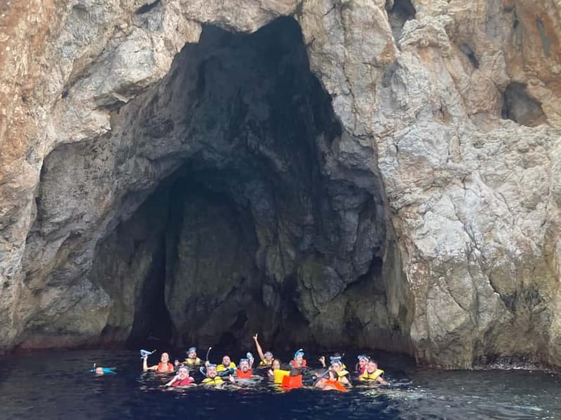 La Herradura: Kayak & Snorkel Tour Maro-Cerro Gordo Reserve - Snorkeling in the clear bay water