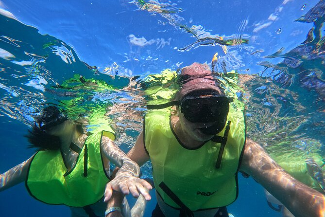 Local Excursion | Paradise Island Punto Rucia & snorkeling - Fruit, drinks, and a Dominican buffet