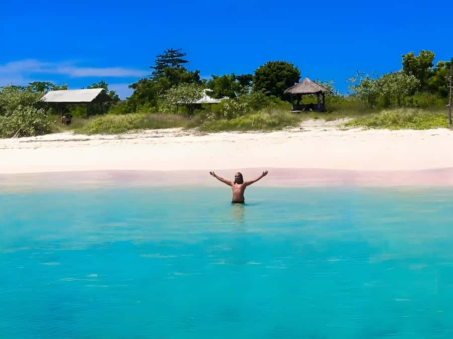 Lombok: Pink Beach, Snorkeling, & Tanjung Ringgit Tour - Pulau Pasir, a sand island shaped by the tide