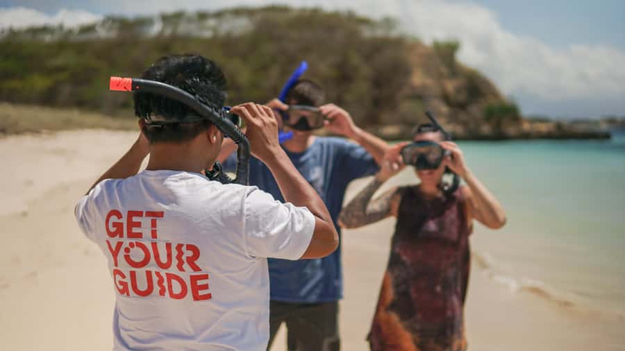 Lombok: Private Pink Beach & Gili Snorkeling Tour with GoPro - Pulau Pasir, the sand island that comes and goes