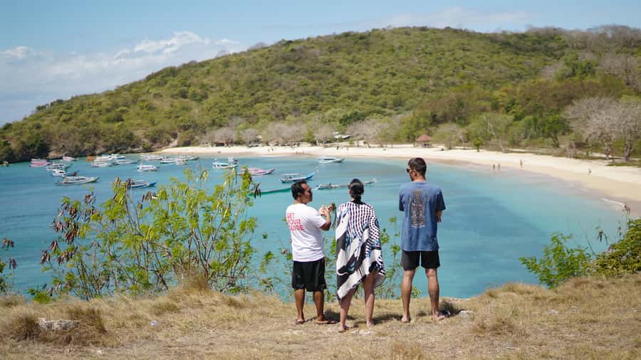 Lombok: Private Pink Beach & Gili Snorkeling Tour with GoPro - Snorkeling at Gili Petelu and Gili Gambir