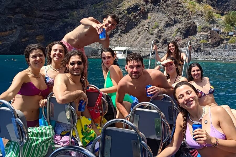 Los Gigantes to Teno: Boat trip with snorkeling & drinks - The Los Gigantes cliffs from the water
