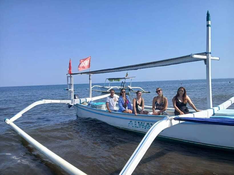 Lovina : SPECIAL FULL TRIP dolphin watch, swim, and snorkel - Swimming beside the boat