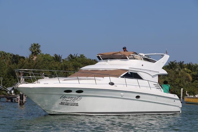 Luxury Yacht in Paradise and snorkel by Isla Mujeres - A private yacht changes the pace of Cancún