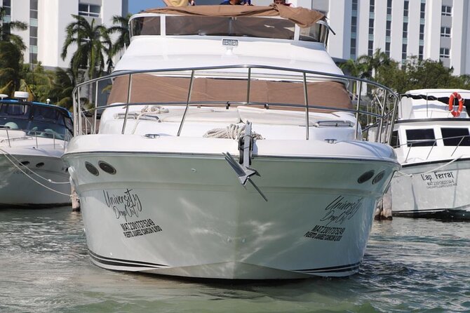 Luxury Yacht in Paradise and snorkel by Isla Mujeres - Weather and cancellation matter in Cancún
