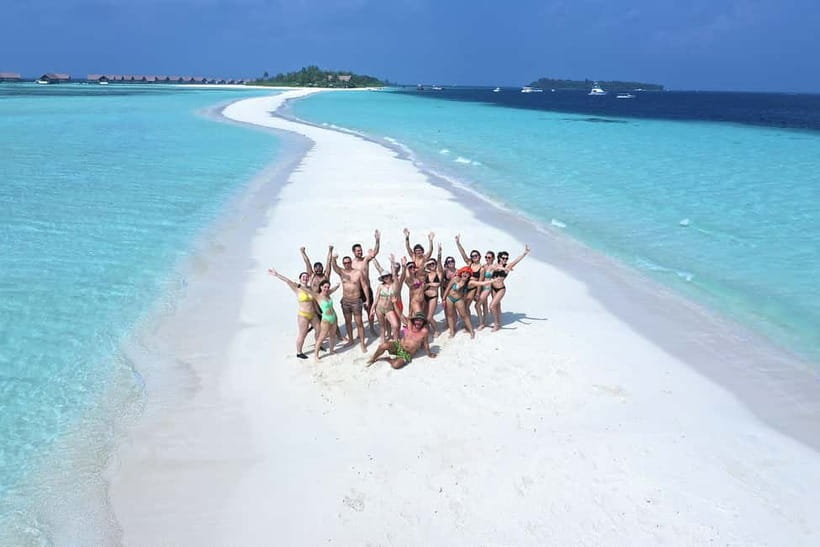 Maafushi: Boat Tour with Coral Garden and Turtle Snorkeling - Sandbank lunch at Guraidhoo