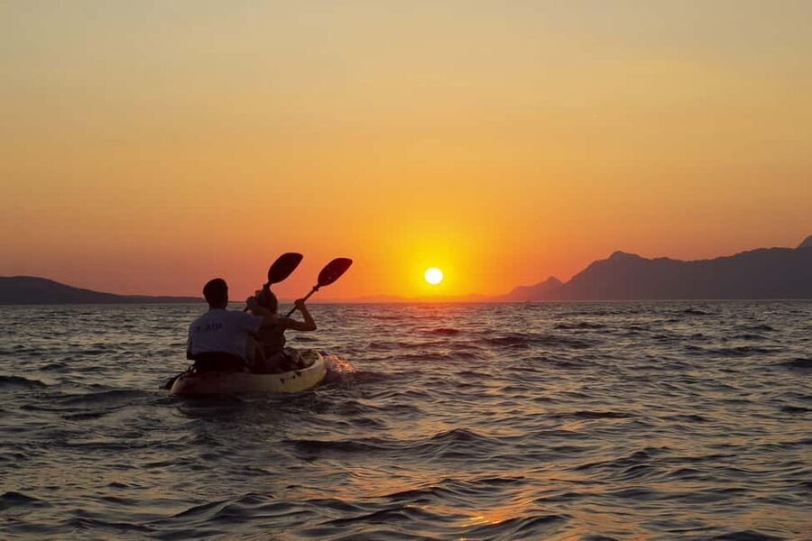 Makarska: Guided Sea Kayaking Tour with Snorkeling Stop - Key points to know before you book