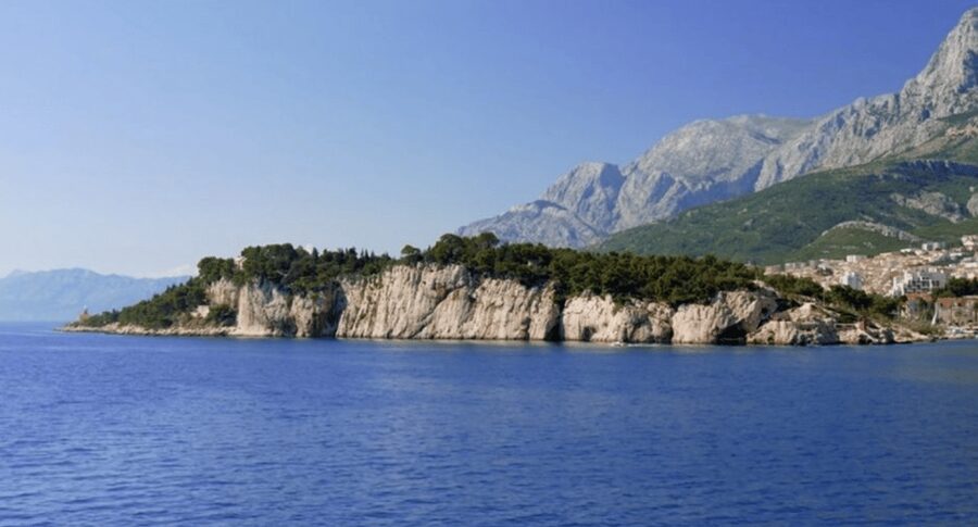 Makarska: Sea kayaking & snorkeling adventure - MPL Nautika - Bratuš brings the main swim and snorkel stop