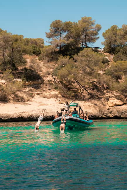 Mallorca: 2h speedboat tour, visit caves, cliffs and snorkel - Rocky coves, cliffs, and the cave question