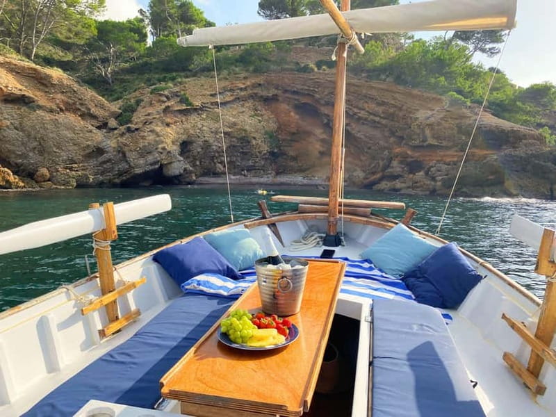 Mallorca: Alcudia: Private Boat Tour with Snorkel - S’Illot and Ses Caletes, an easy start