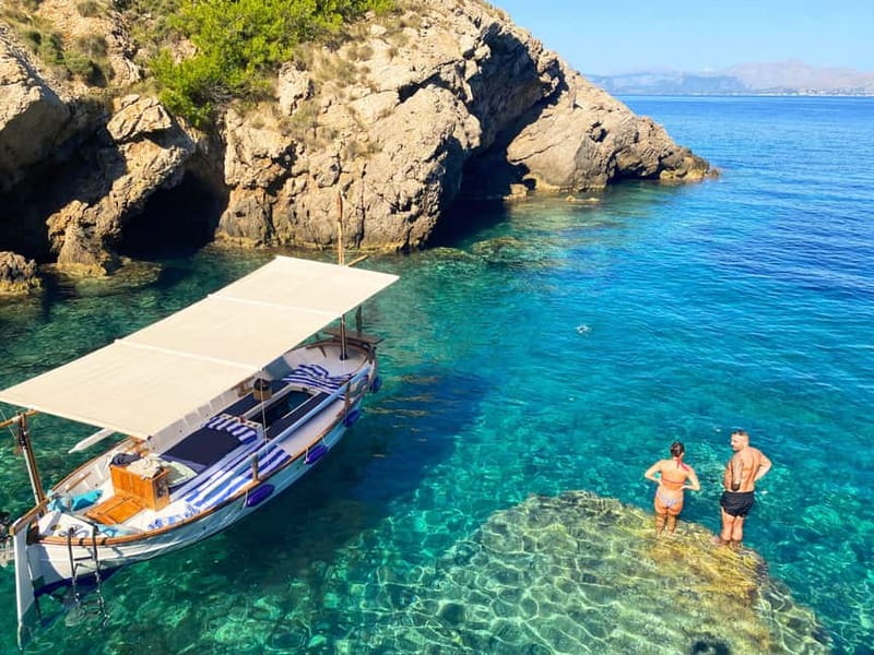 Mallorca: Alcudia: Private Boat Tour with Snorkel - Formentor Beach from the water