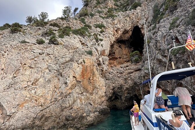 Mallorca Beach & Caves 4hr Boat Trip Drinks, Tapas, SUP & Snorkel - Tapas, sangria, and the practical food question