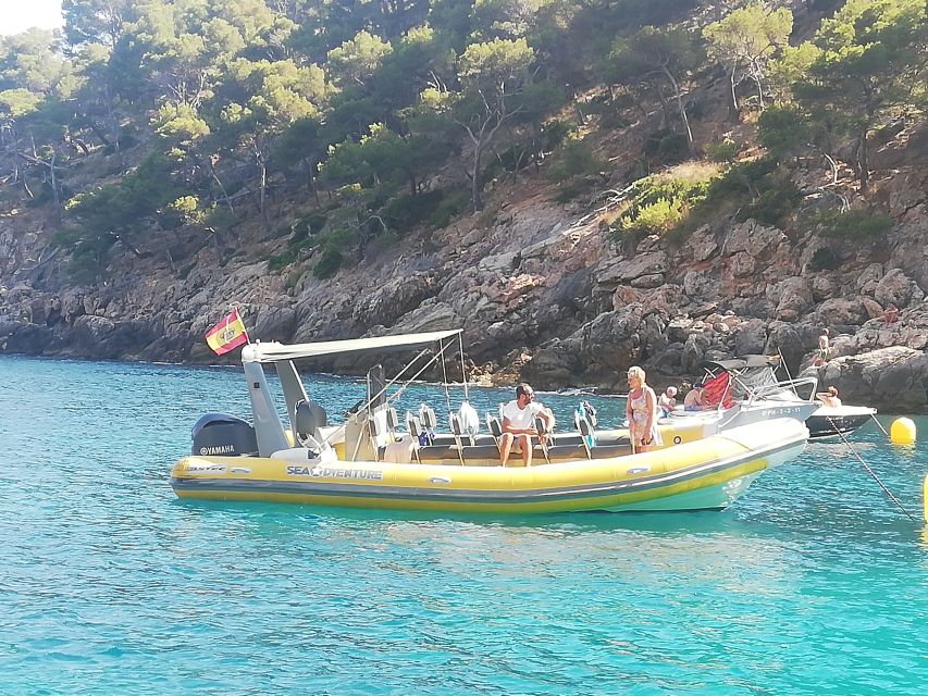 Mallorca : Blue Cave Boat Tour with Snorkeling - Swimming and snorkeling in a clear cove