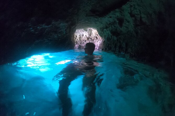 Mallorca: Kayaking, Sea Cave, Cliff Jumping & Snorkel Tour - Kayaking toward the marine cave
