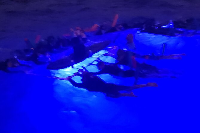Manta Ray Night Snorkel in Kona - Staying dry is a real option