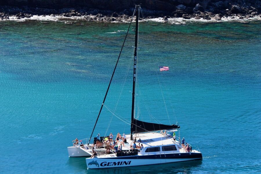 Maui: Snorkeling and Sailing Adventure with Buffet Lunch - What the first hour on Gemini feels like