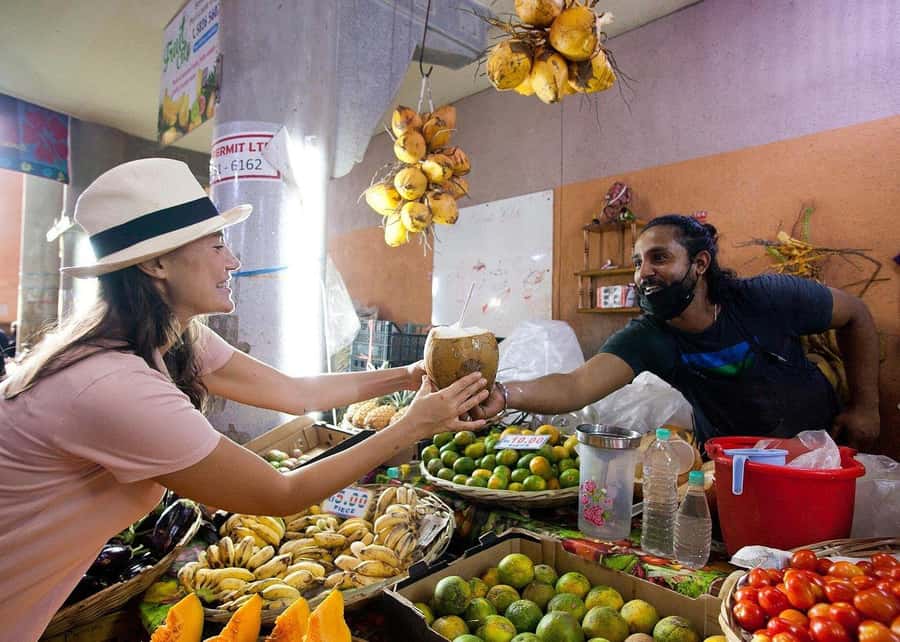 Mauritius: Snorkeling with Turtles & Port Louis Street Food - The guide makes the city portion matter