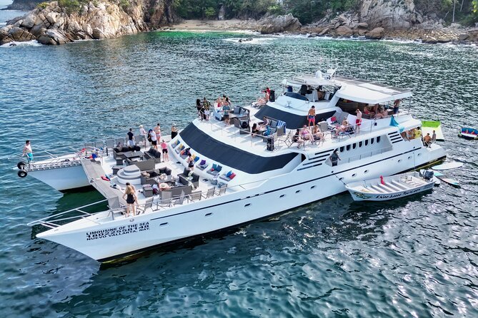 Mega Yacht ALL INCLUSIVE Yelapa Waterfall & Snorkeling Adventure - Playa Chica Locca: the strongest water stop