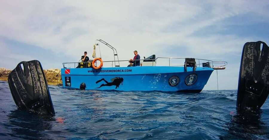 Menorca: Snorkeling Safari Tour - Cruising the north coast by boat