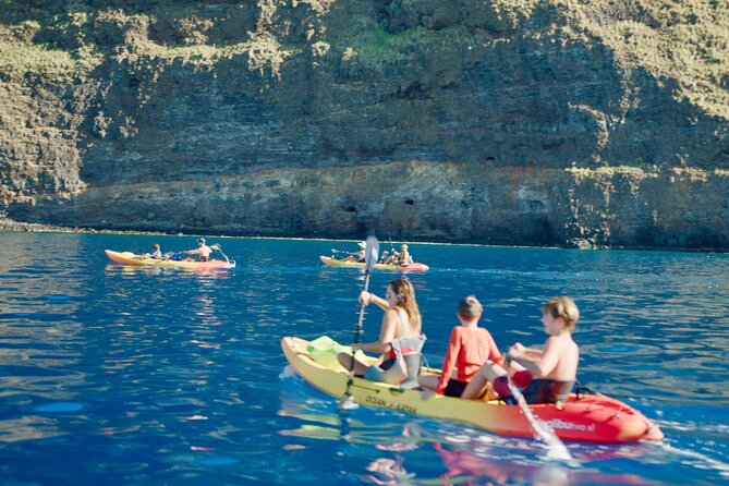 Midday Meander - Kealakekua Bay Kayak and Snorkel Adventure - A Coffee Shack snack before the return paddle