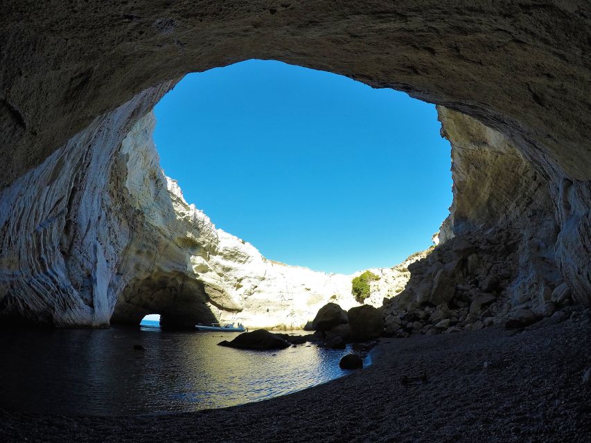 Milos: Half-Day Speedboat Cruise to Klefiko with Snorkeling - The return ride past Cape Vani and Klima