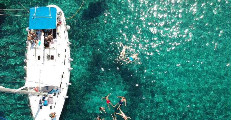 Milos: Milos and Polyaigos Snorkeling and SUP Cruise - Starting from Adamas at 8:30 AM