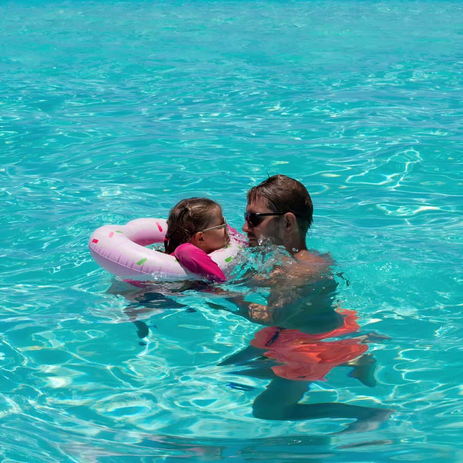 Mnemba Island: Dolphin Swim & Snorkeling with Optional Lunch - The crew makes a real difference