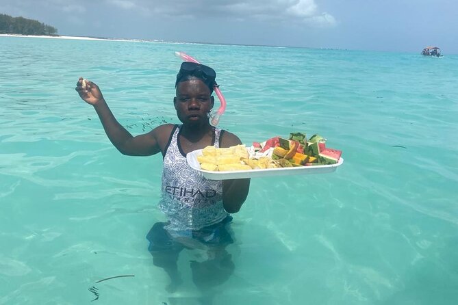 Mnemba Island snorkeling and Swimming with Dolphin - The sandbank depends on the tide