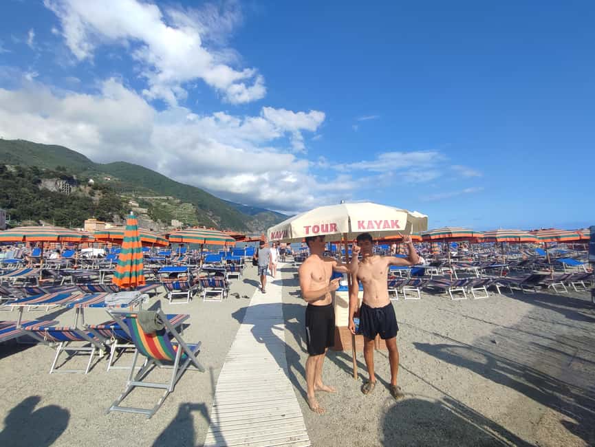 Monterosso al Mare: Monterosso Kayak and Snorkeling Tour - The final 30 minutes: caves, photos, and the paddle home