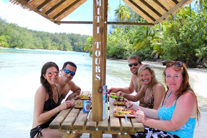 Moorea 6-Hour Snorkeling and Lunch Shared Tour - Music, palm-leaf hats, and pareo demonstrations