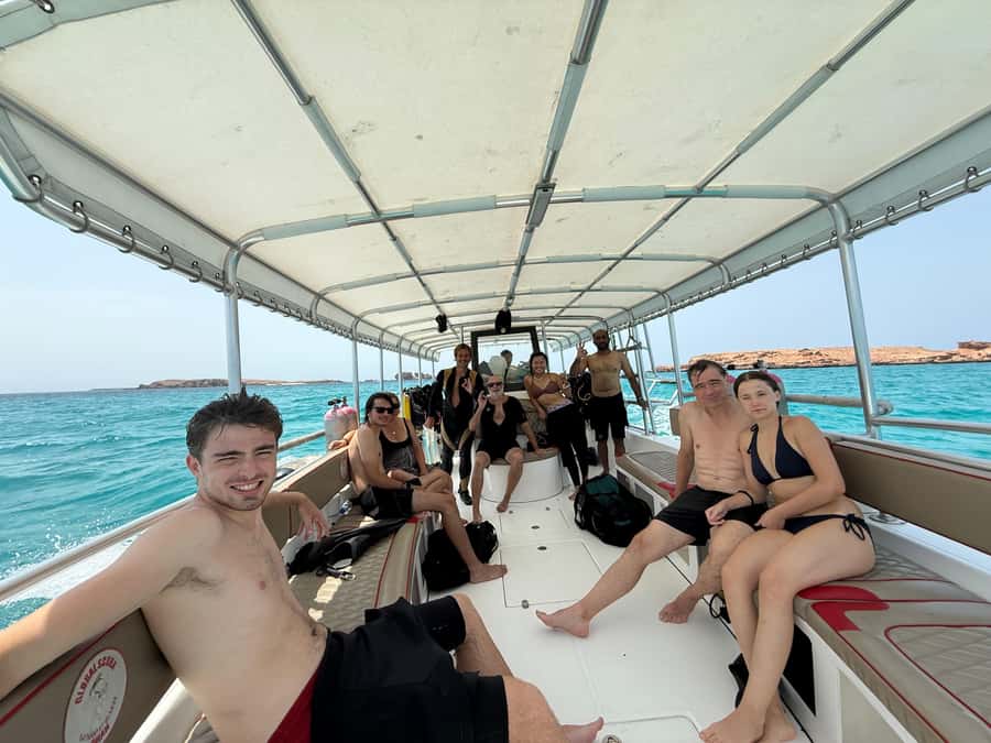 Muscat: Daymaniyat Islands Snorkeling Tour - How the guides shape the day