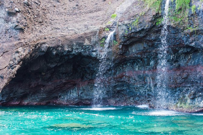 Na Pali Coast Half-Day Raft and Snorkel Adventure - Breakfast or lunch, plus drinks throughout the trip