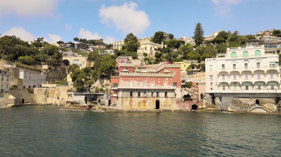 Naples: Castel dell'Ovo Boat Tour with Snorkeling & Aperitif - Who should book this small-group cruise?