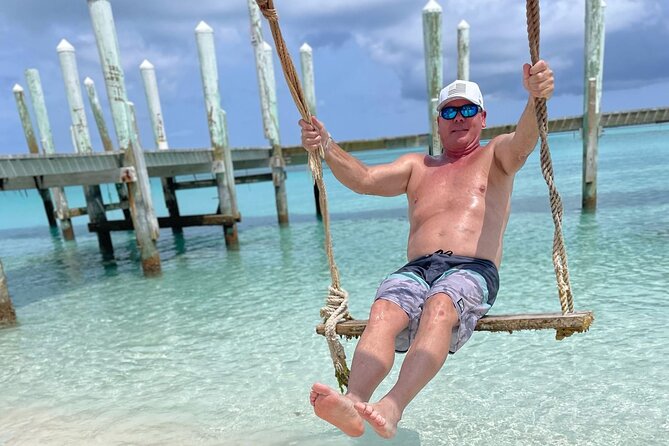 Nassau: 3 islands Pigs,Turtles,Snorkel & Beach Club with lunch - Green Cay and the search for turtles